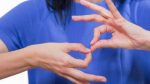 Curso gratuito de lenguaje de señas en dos niveles: básico y avanzado